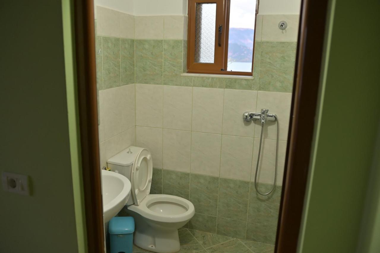 Mana Apartments Ksamil Bilik gambar